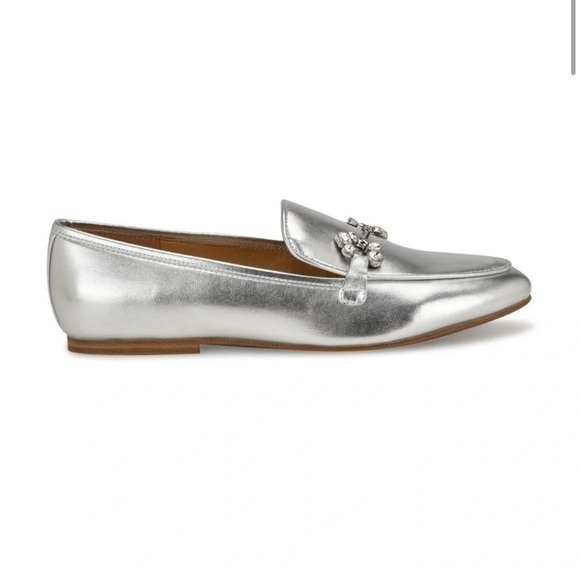 NEW Nine West Bennit Slip-On Round Toe Dress Loafers in Metallic Silver - Size 8 - Picture 3 of 9